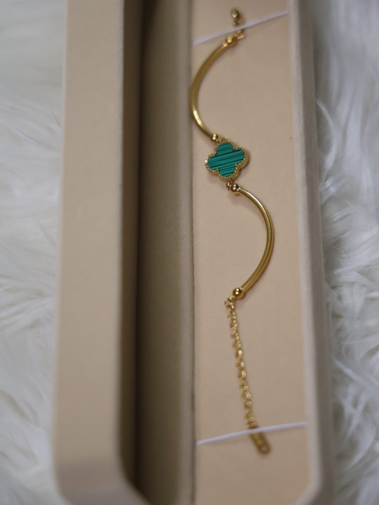 Jewelry - Gold Bracelet with Green Clover Motif